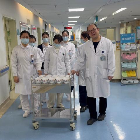 浓情腊八，温暖相伴——病房里的暖心粥香