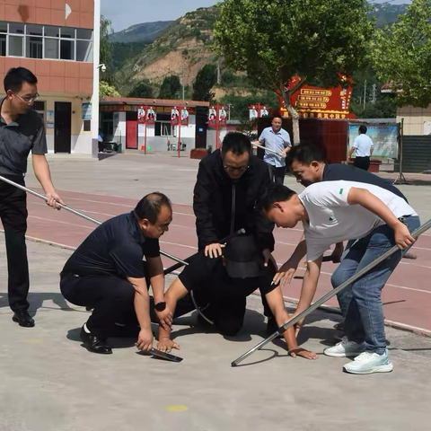 以“练”筑防 临“暴”不乱——五亩乡中心小学防暴防恐演练活动