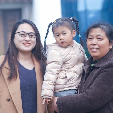 母亲彭花萍女士生日