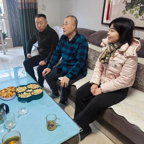 “党建引领聚温情 党员慰问暖师心”——朝实密云学校党支部开展党员慰问退休教师工作