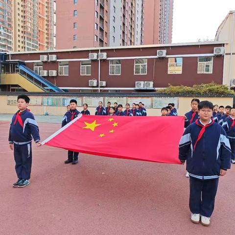 【荀四•政教】荀子实验第四小学“学习宣传贯彻习近平法治思想，推动宪法深入人心”主题升旗仪式