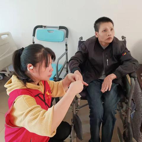 病房里的温暖关怀——志愿者服务纪实