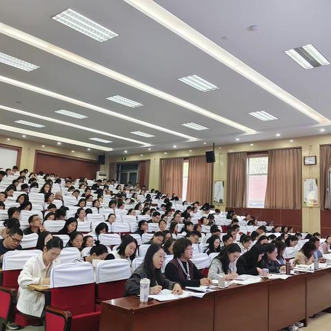 精研主题情境复习 提升教学命题能力——淄博市初中历史教学研讨会在淄博十一中成功举办