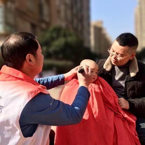 学习雷锋宣传月｜春风送暖龙抬头 志愿服务睦邻情