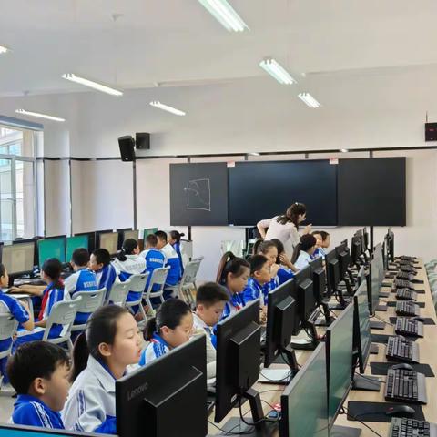 课堂展风采，教研促成长——记信息组集体教研活动