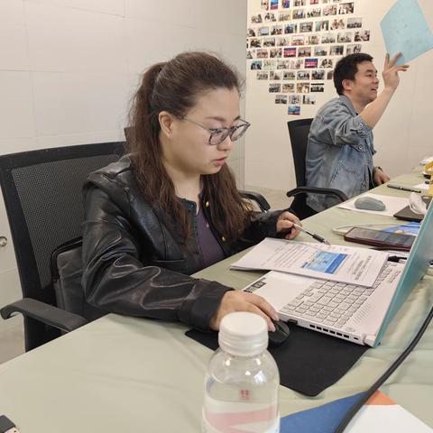 “课堂展风采，教研促成长”——记信息组集体教研活动