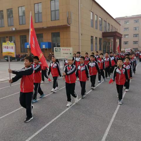 东周百家论英雄，三一少年展英姿