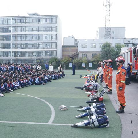 “火焰蓝”进入西宁市中庄小学校园  带来“沉浸式”消防安全知识