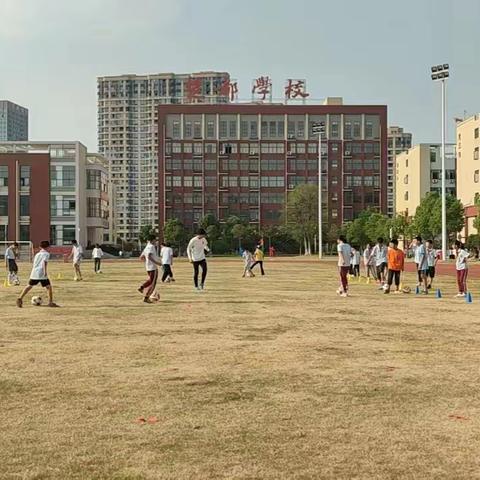 抗疫不间“锻”停课不停“练”荆州市楚都学校