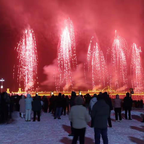 烟火照人间 同心开新年 ——漠河市宏伟矿业赞助2026年“欢欢喜喜闹元宵”烟火活动