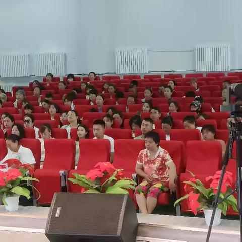 爱润心田，幸福醒思