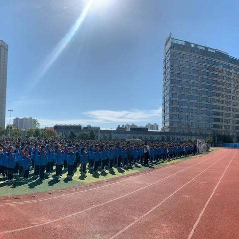 “喜迎党的二十大，争当新时代好队员”——襄阳市第三十四中学小学部升旗仪式