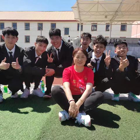 守望初心勇担当，笃定前行绽芳华