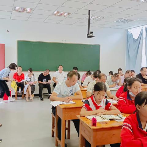 聚焦课题研究你我共同成长  芒东民族小学“基于新课程标准的小学数学教学改进实践研究”系列活动（七）