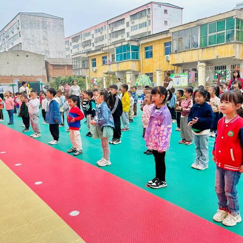 “火”速行动 防患未“燃”——朝阳镇中心幼儿园消防演练