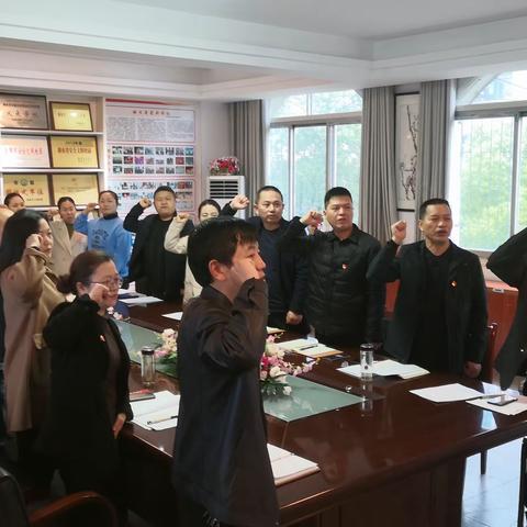 扎实开展组织生活会      努力提升党员凝聚力