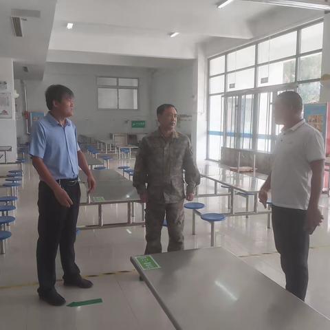 区委领导视察安一胡营校区食堂