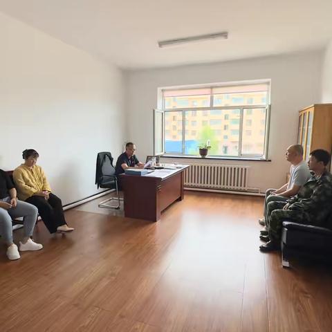 产业发展科党支部召开中央八项规定精神学习教育推进会