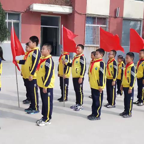 “我参与、我服务、我快乐”--回民小学大队委换届选举