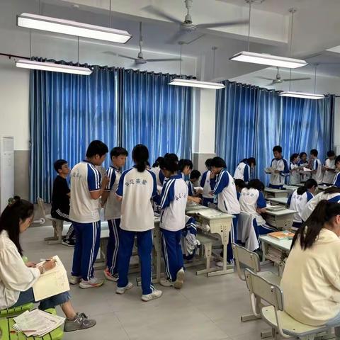 学科教研促成长，思维碰撞齐发展