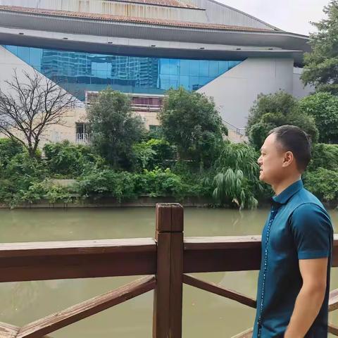 携手共护河流，共绘绿色生态梦