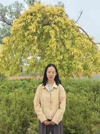 【学典型榜样，育高尚师德】亦师亦友，深耕杏坛——高菲