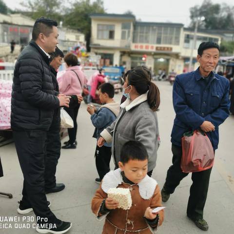 【都里支行】迎庙会，抓营销