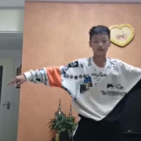 平中2205班主题班会|才艺展示，丰富教学