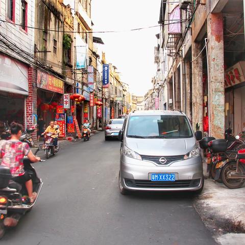 小青年拍照险丢命，兴宁大哥赠店铺，梅县叶家知恩图报成照相世家