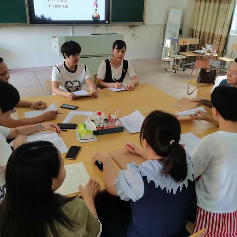 课题引领促提升 中期汇报显成果——县级课题“核心问题驱动下的课堂深度教学研究”中期报告会