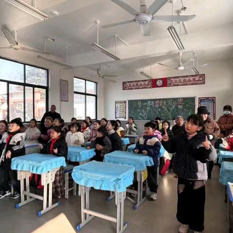 家校同心，共赴成长之约——郑家集乡中心小学期中家长会温暖回顾