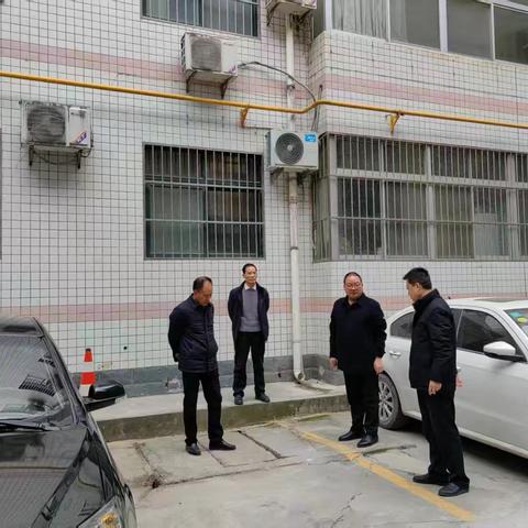 县林业局深入推进居民小区环境整治