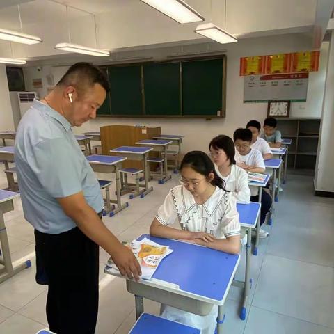 缤纷夏日，“暑”我精彩——滕南中学七年级暑假作业检查