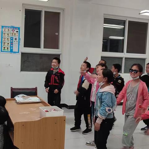 “停课不停学”师生共建学习平台---西淮坝镇九年制学校小学五年级开展线上教学活动