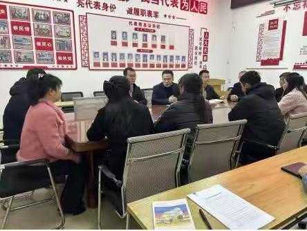 华裕路社区：开展“文明面对面 百姓圆桌会”夜话活动
