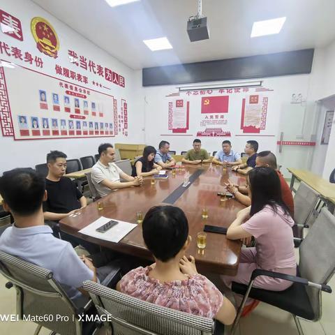 华裕路社区开展“文明面对面 百姓圆桌会”夜话活动