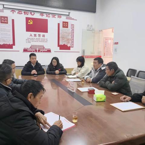 华裕路社区：开展“文明面对面 百姓圆桌会”夜话活动