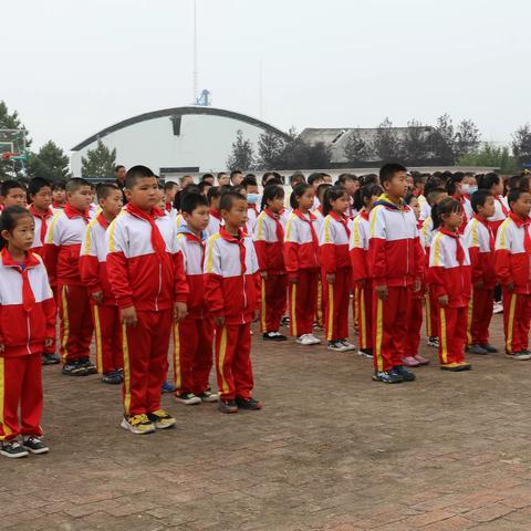 德惠市夏家店街道中心小学 “雷锋精神，代代相传”志愿服务活动