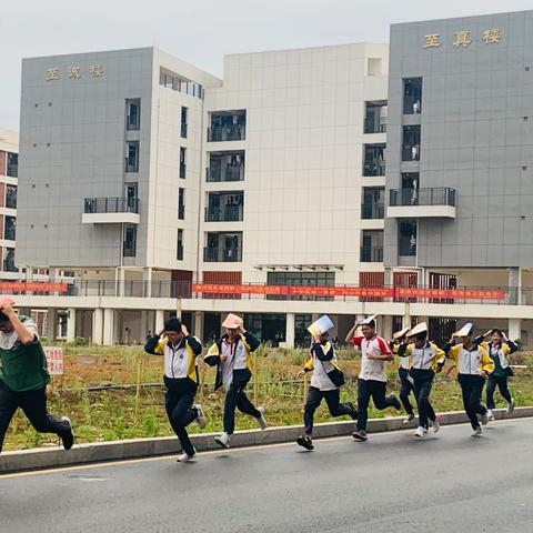 防震减灾演练，筑牢安全防线———崇左市江州区高级中学防震减灾应急疏散演练纪实