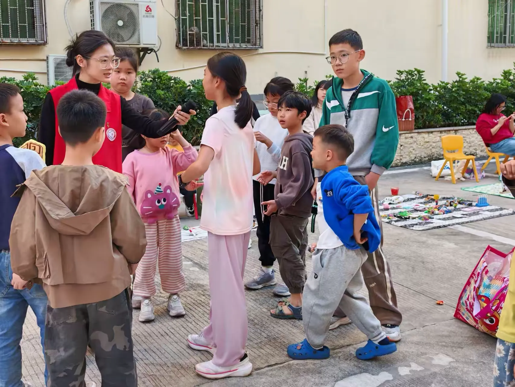 简篇-旧物“循环”新生,家风“童声”传承!布吉社区这场亲子市集“廉”意满满
