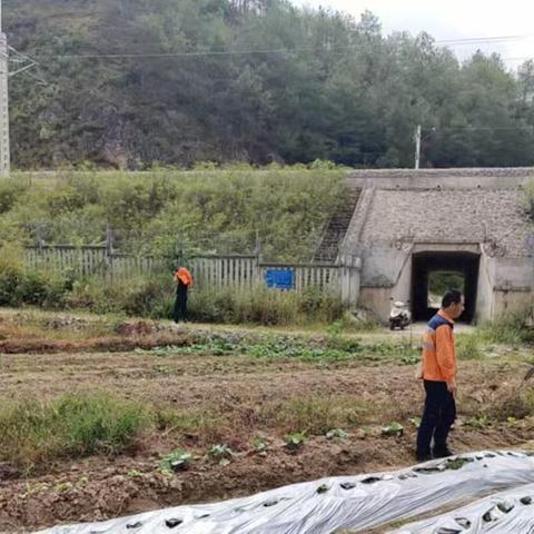 石城县护路办常态化开展铁路路外环境整治工作