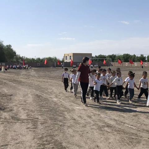 弘扬中华体育精神  增强文化自信     -------玛纳斯县六户地镇学校第十届校园文化艺术节