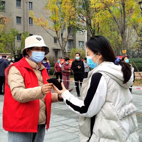 悦龙社区：党员带头下沉一线  疫情防控有条不紊