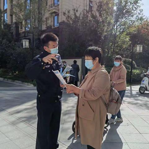 裕翔派出所为流动人口宣传反诈知识
