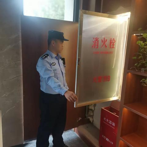 裕翔派出所开展“九小场所”消防安全检查