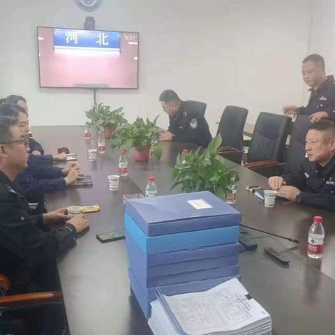 裕翔派出所联合消防大队以及裕华分局对辖区重点单位进行地毯式检查