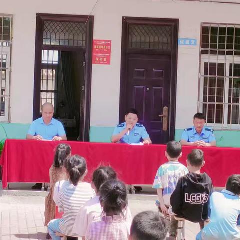 桑庄镇高店小学举行法治教育进校园活动