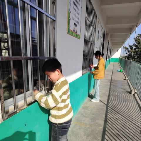 桑庄镇高店小学举行 校园卫生大扫除活动