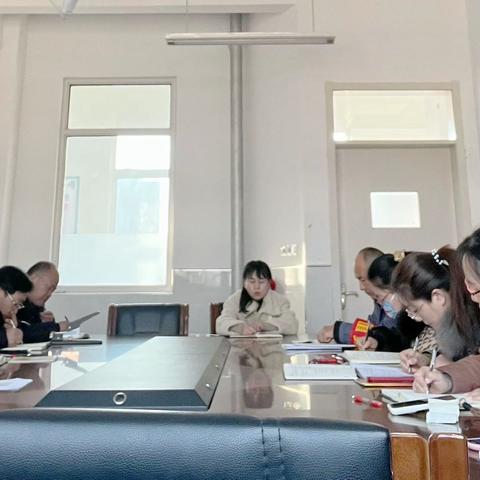 南湖小学本部全体校干述职报告会