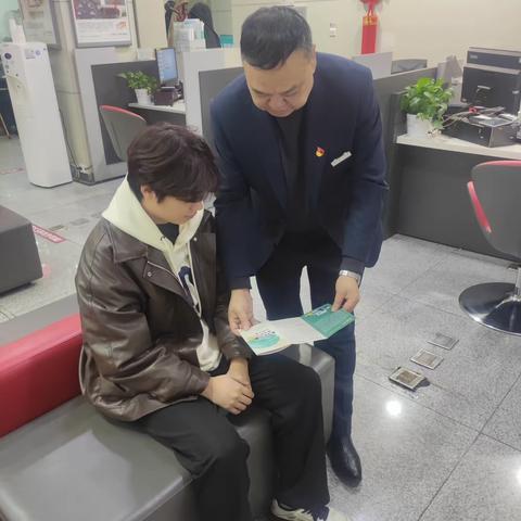 工行合作区支行积极宣传电子支付惠企助企十问十答